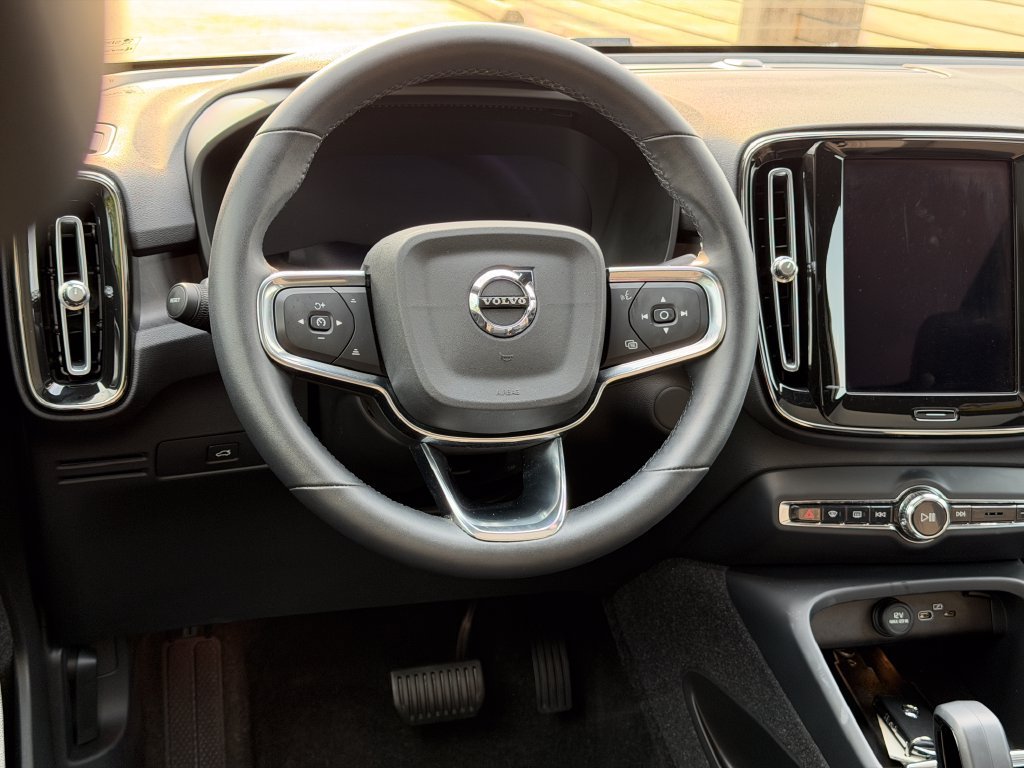 Certified 2023 Volvo C40 Recharge Core w/ Climate Package AWD/4WD image 15