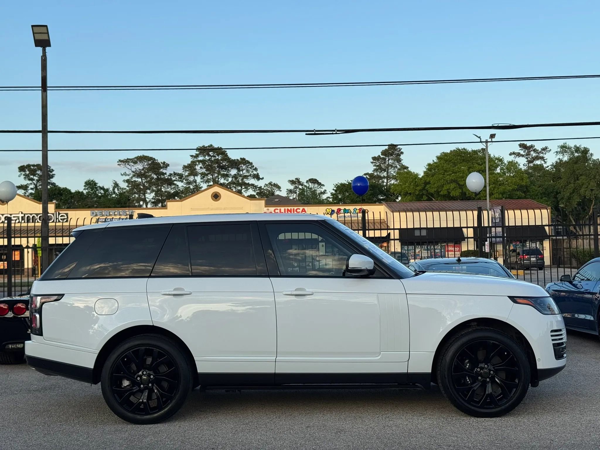 Used 2019 Land Rover Range Rover HSE AWD/4WD image 11