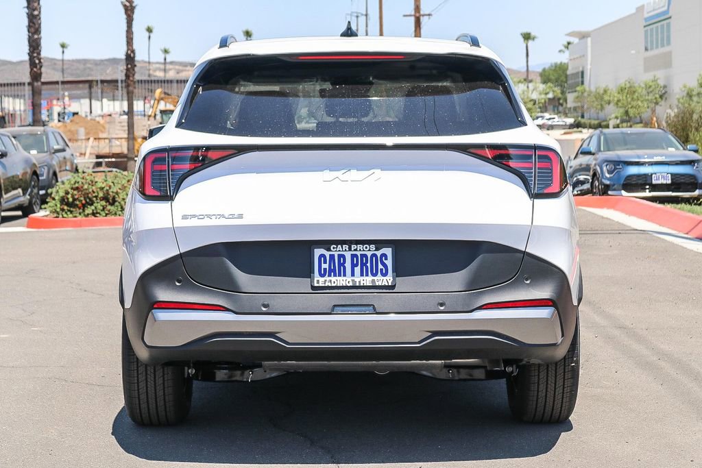 Certified 2026 Kia Sportage EX w/ EX Panorama Roof Package FWD image 8