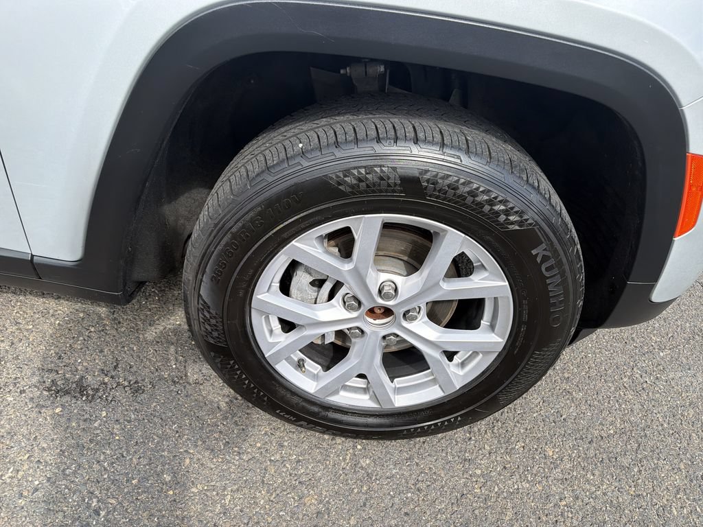 Used 2023 Jeep Grand Cherokee Altitude AWD/4WD image 32