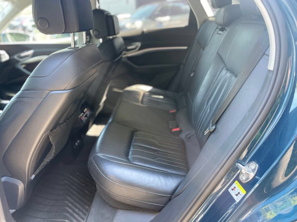 Used 2019 Audi e-tron Prestige w/ Prestige Package AWD/4WD image 21