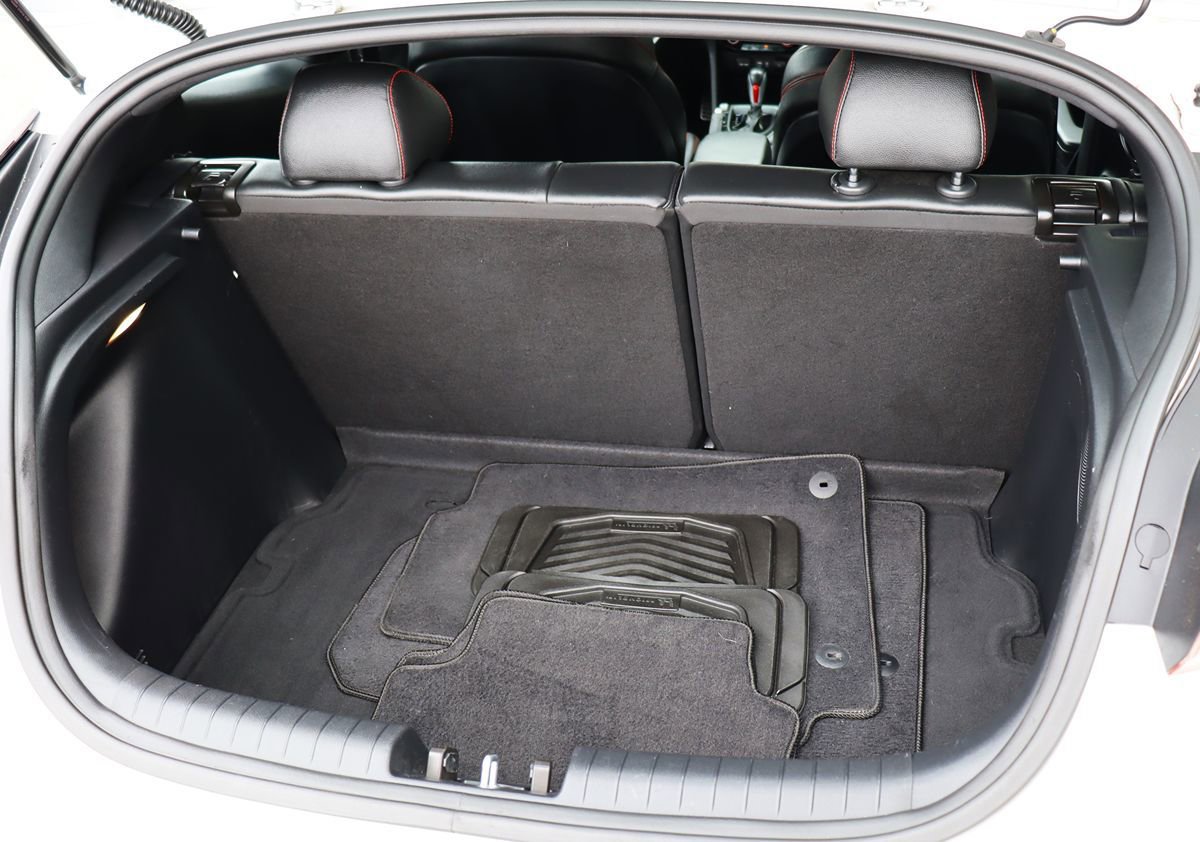 Used 2019 Hyundai Veloster Turbo FWD image 24
