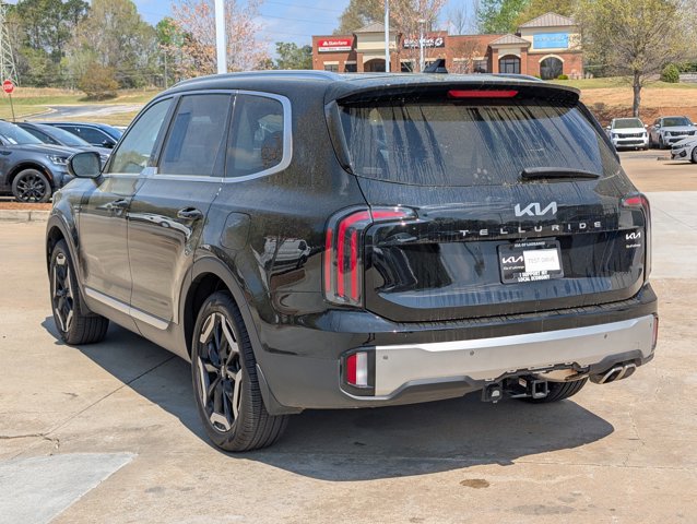 Used 2024 Kia Telluride EX w/ EX Captain's Chair Package image 11