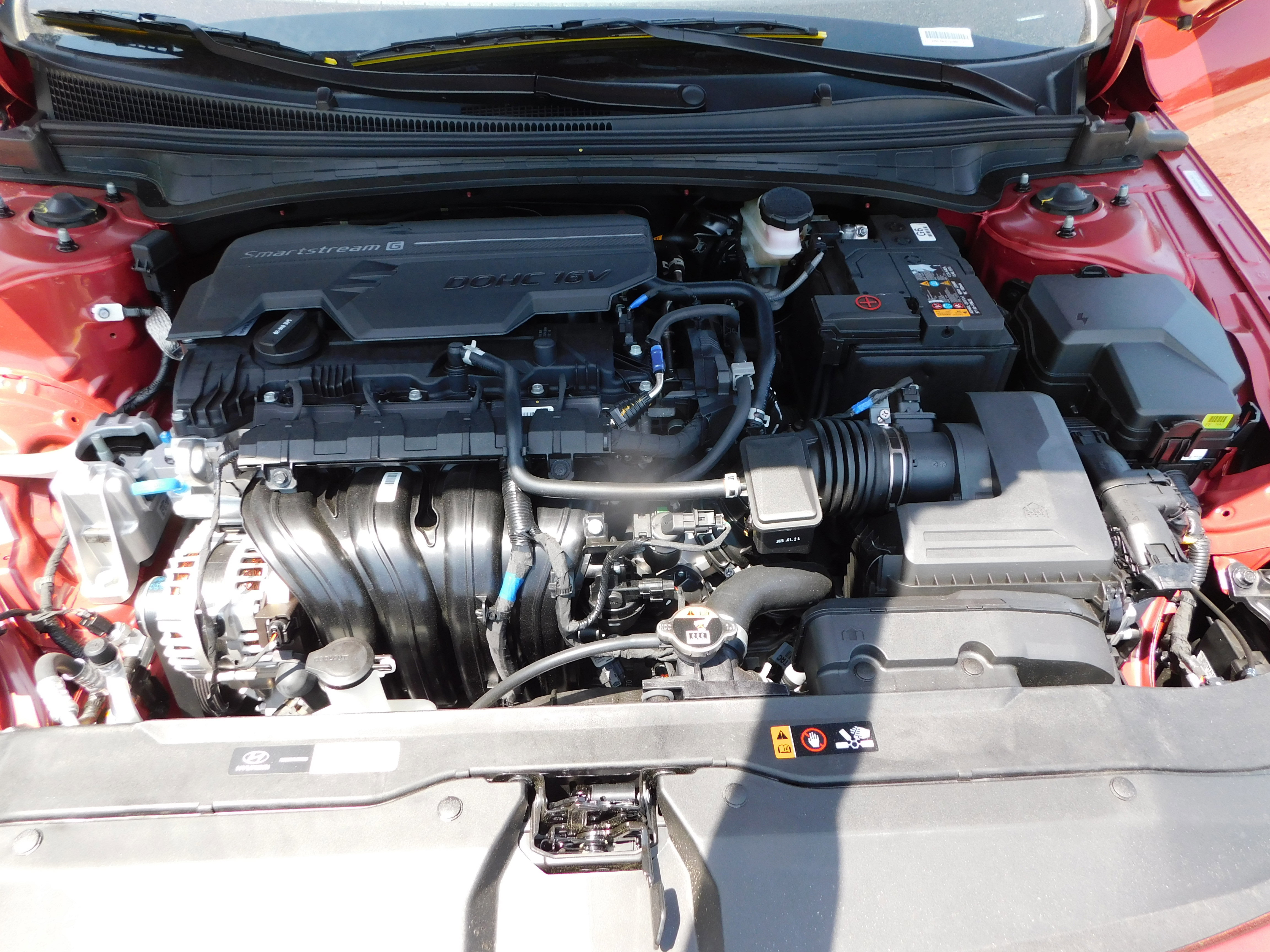 Certified 2025 Hyundai Elantra Sport image 12