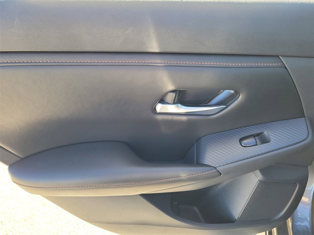 Used 2023 Nissan Sentra SR w/ Midnight Edition Package image 17