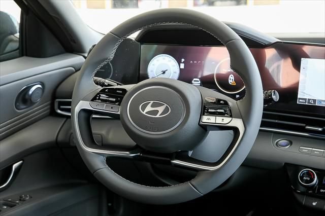 Used 2024 Hyundai Elantra SEL w/ Convenience Package FWD image 24