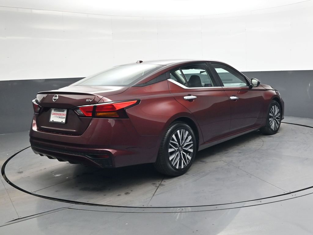 Used 2024 Nissan Altima 2.5 SV image 4