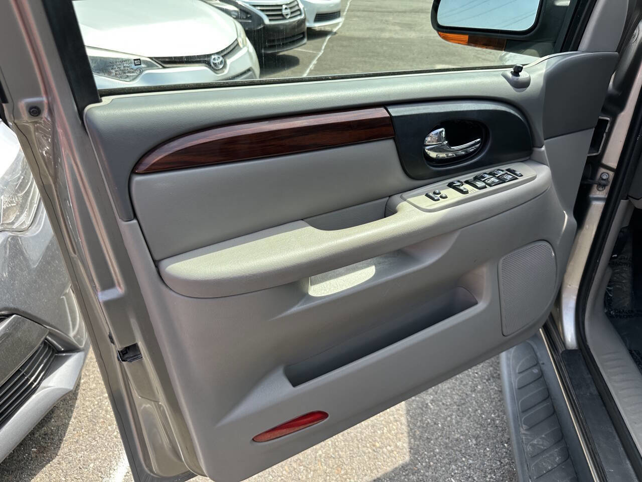 Used 2003 GMC Envoy XL SLT image 10