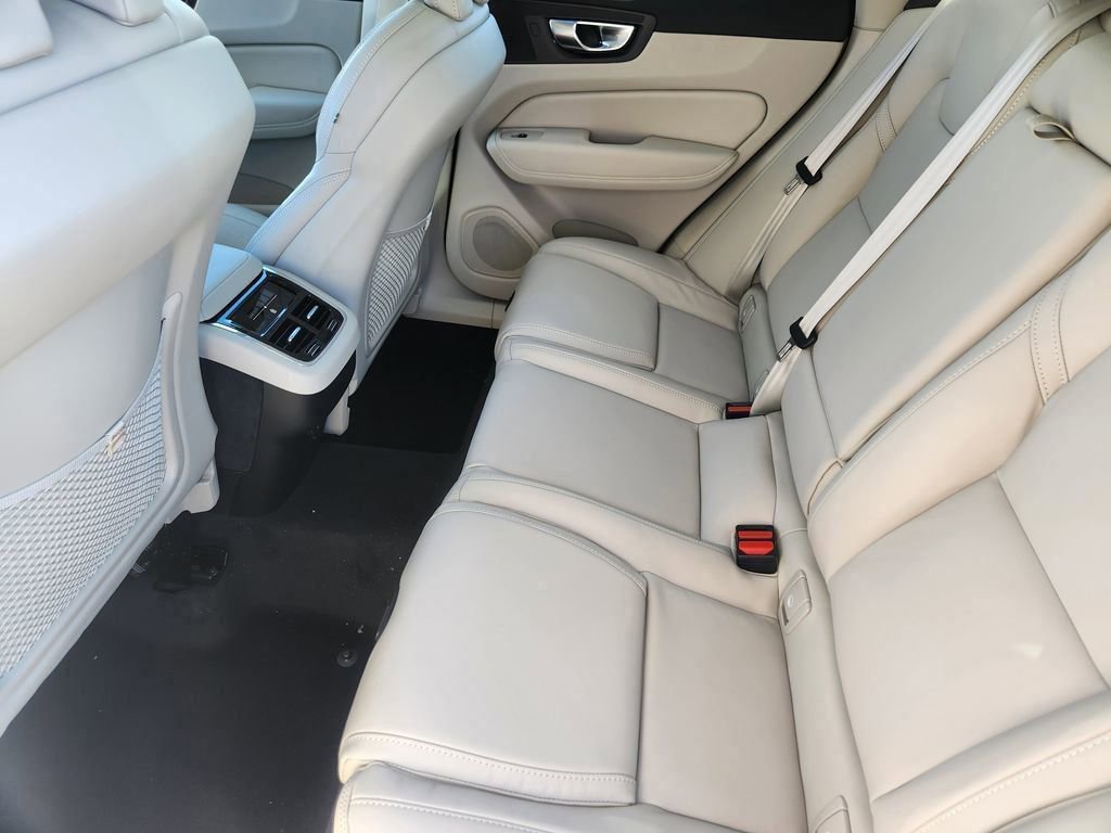 New 2026 Volvo XC60 B5 Ultra w/ Climate Package PRO AWD/4WD image 19