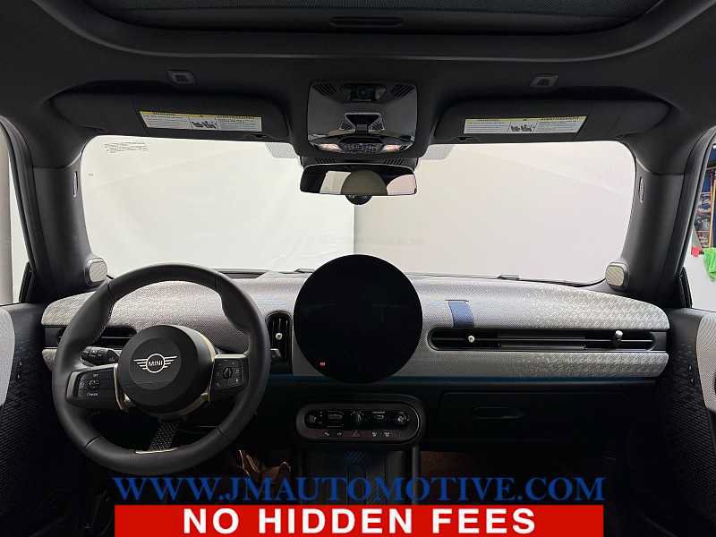 Used 2025 MINI Cooper 2-Door Hardtop FWD image 12