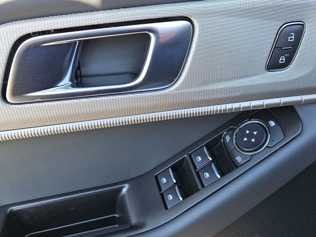 New 2026 Ford Explorer Active w/ Active Comfort Package image 25