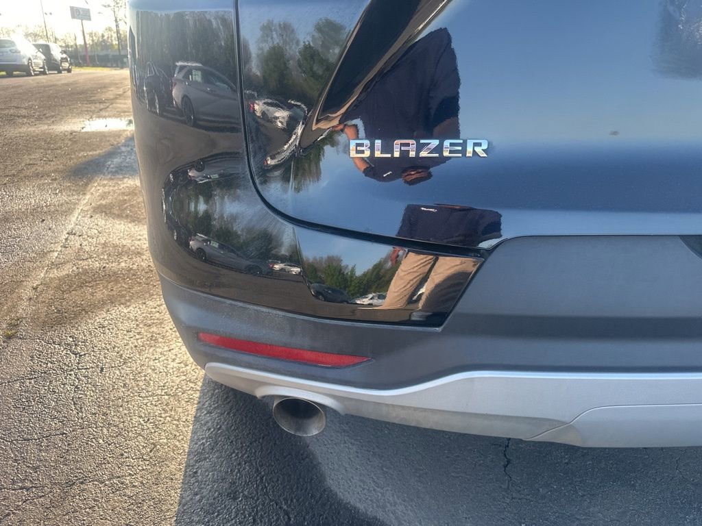 Used 2025 Chevrolet Blazer LT image 4