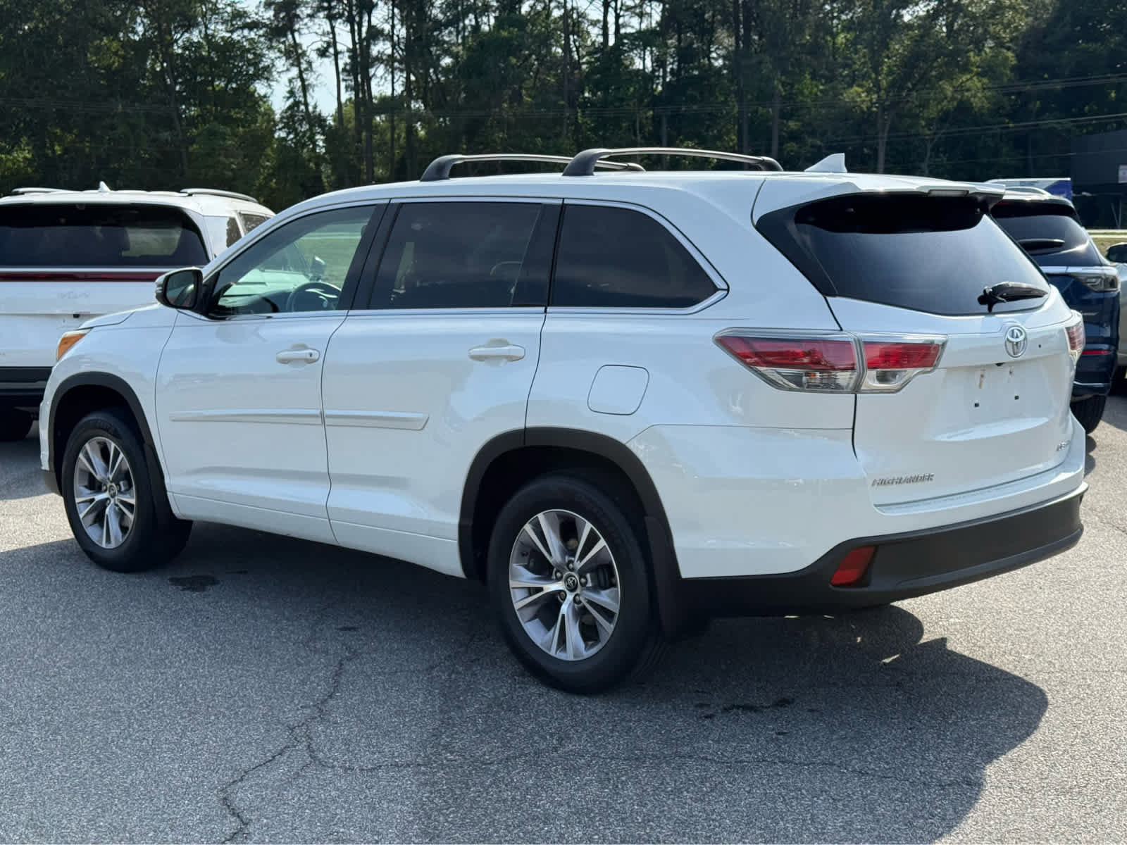Used 2016 Toyota Highlander Plus AWD/4WD image 6