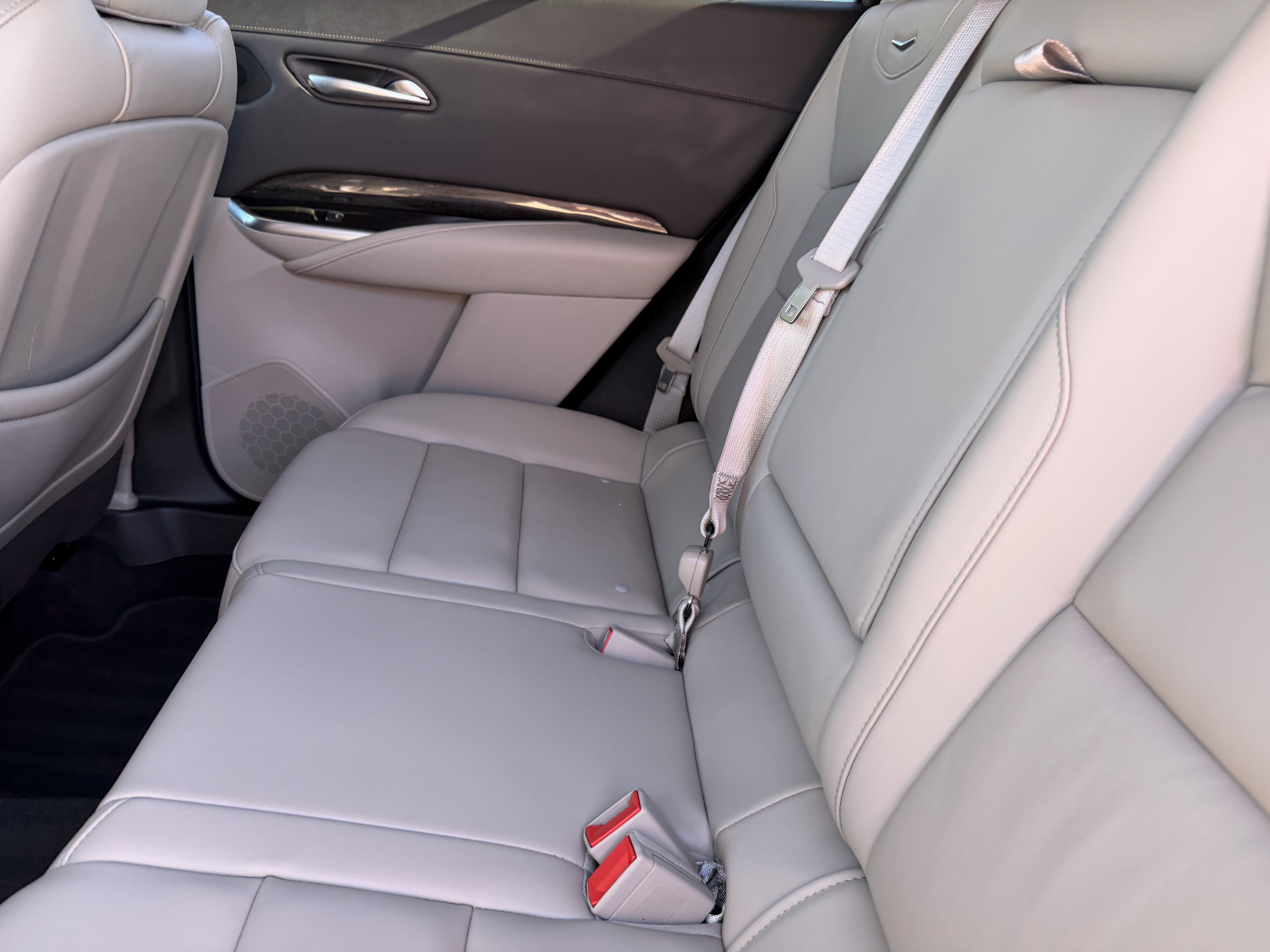 Used 2021 Cadillac XT4 Premium Luxury w/ Driver Awareness Package image 17