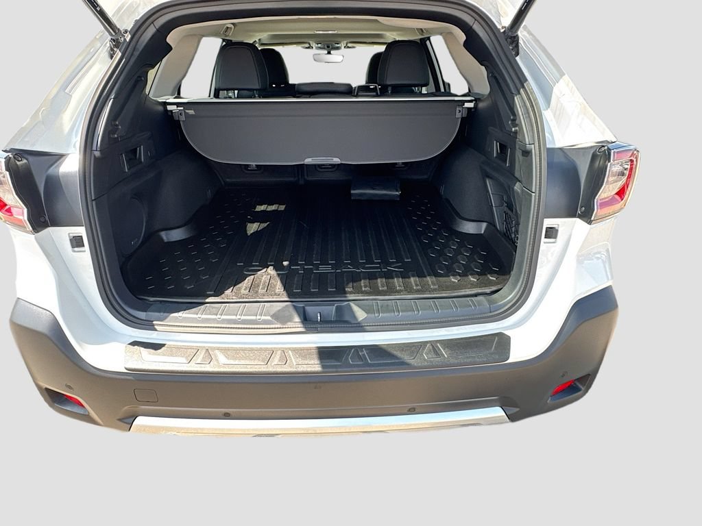 Certified 2025 Subaru Outback Limited AWD/4WD image 32