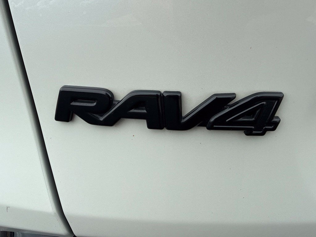 Used 2020 Toyota RAV4 XSE w/ XSE Grade Weather Package AWD/4WD image 14