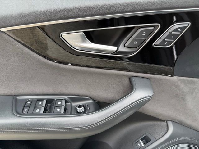 Used 2017 Audi Q7 3.0T Prestige image 15