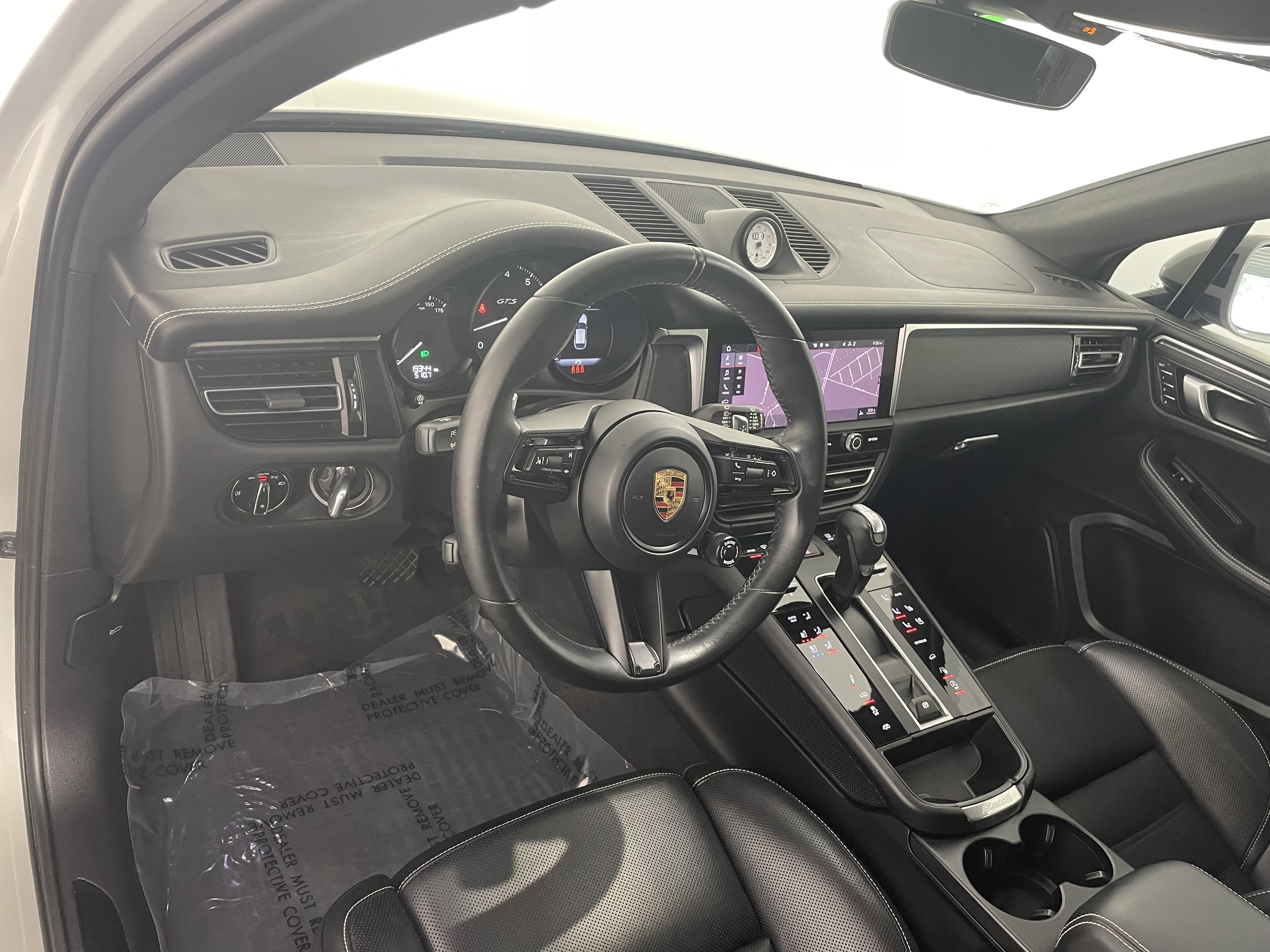 Certified 2024 Porsche Macan GTS AWD/4WD image 4