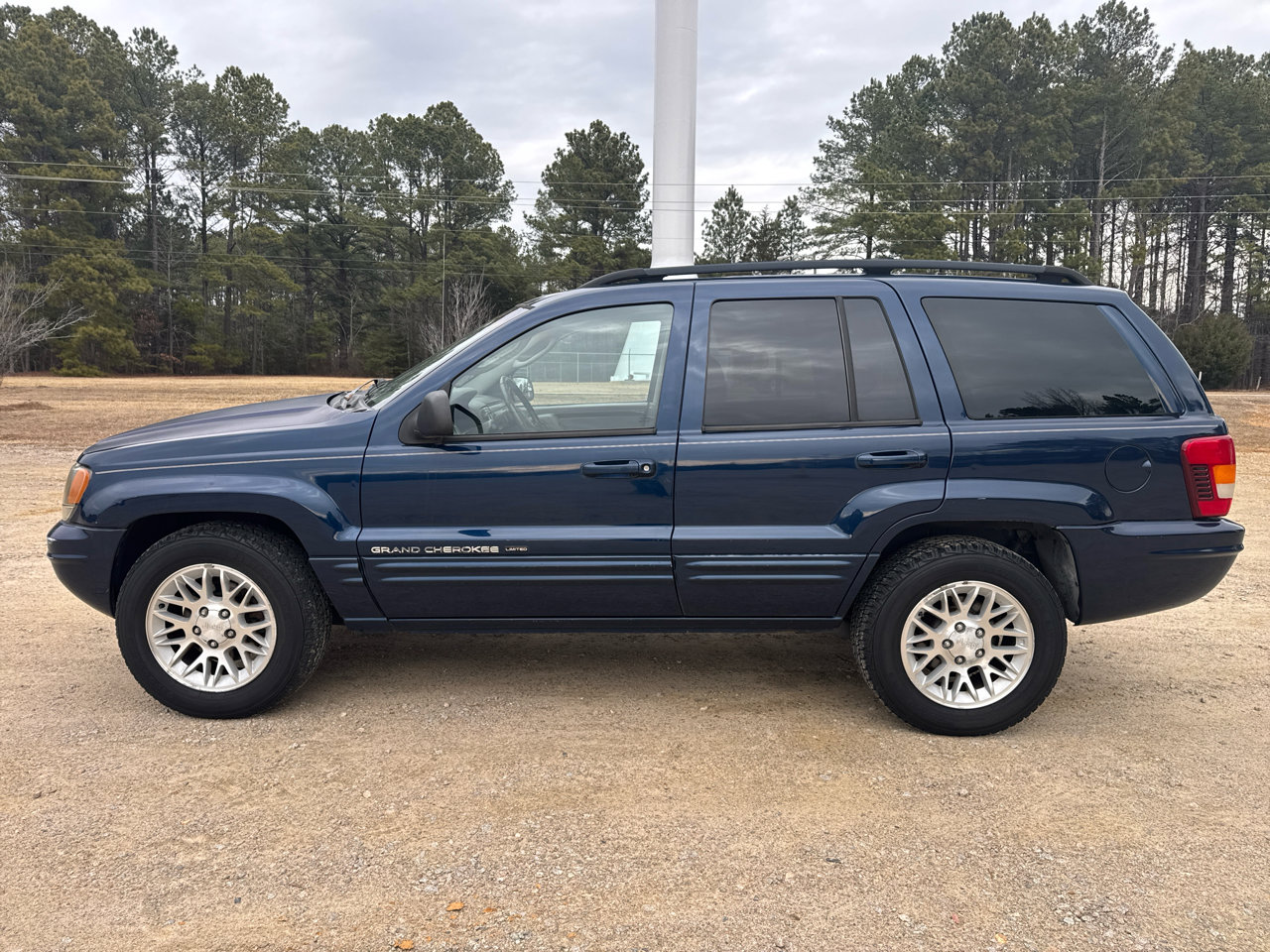 Used 2002 Jeep Grand Cherokee Limited image 10