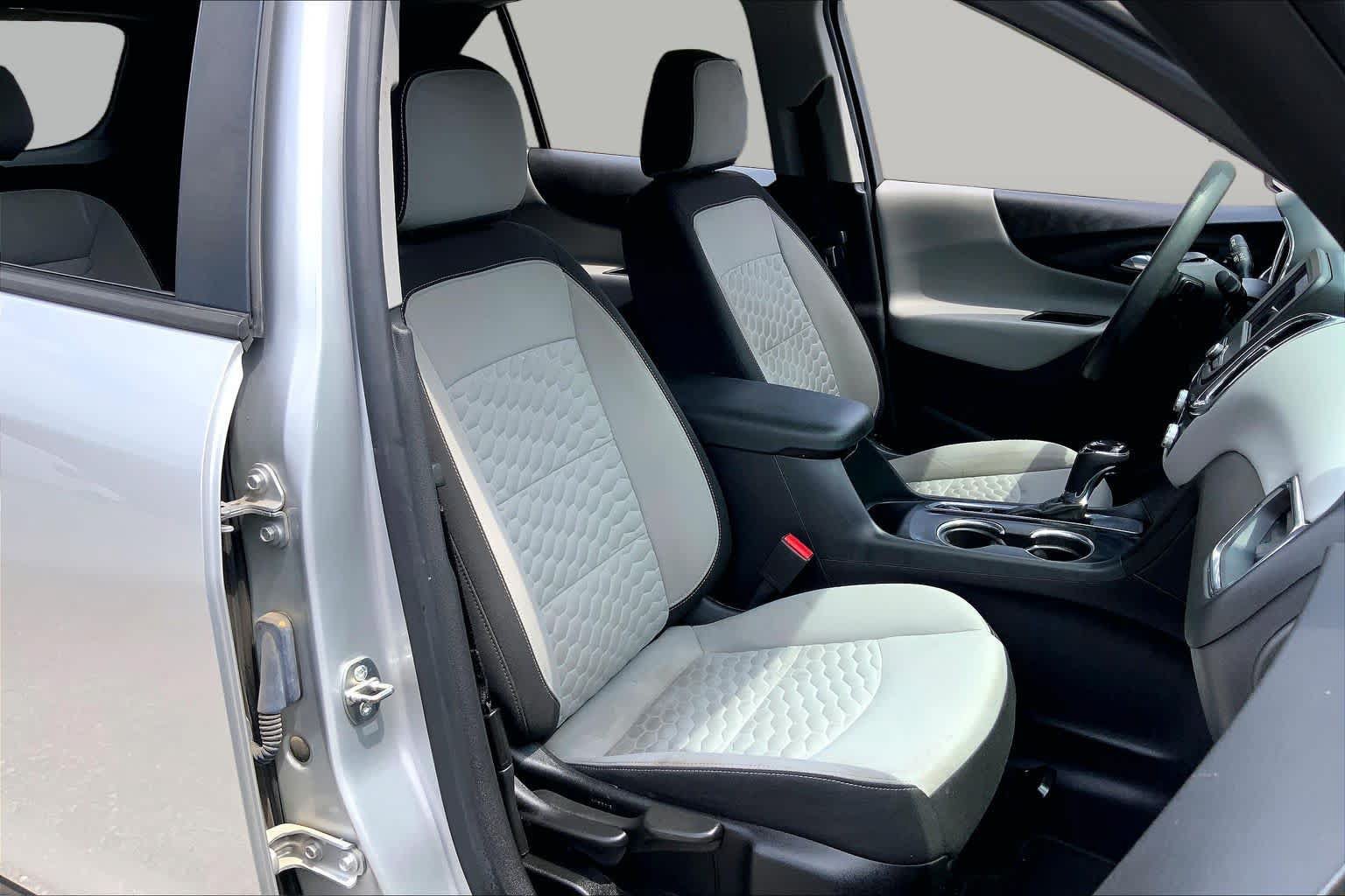 Used 2021 Chevrolet Equinox LS w/ LS Convenience Package FWD image 8