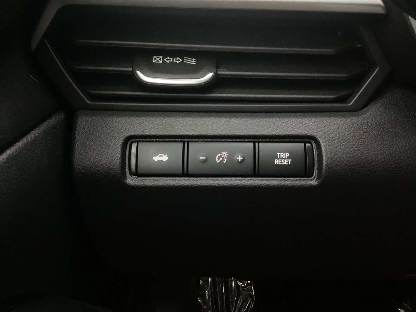 Used 2025 Nissan Altima 2.5 SV image 40