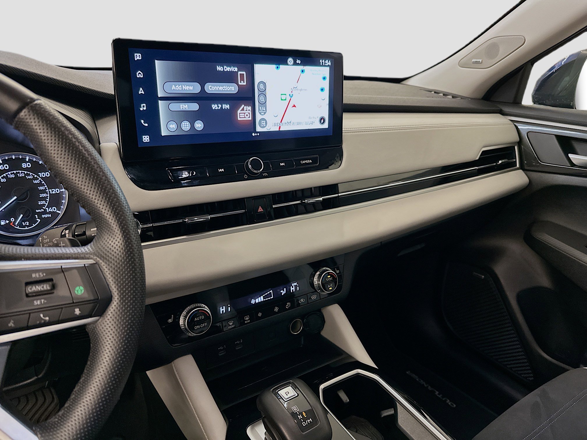 Used 2025 Mitsubishi Outlander SE image 26