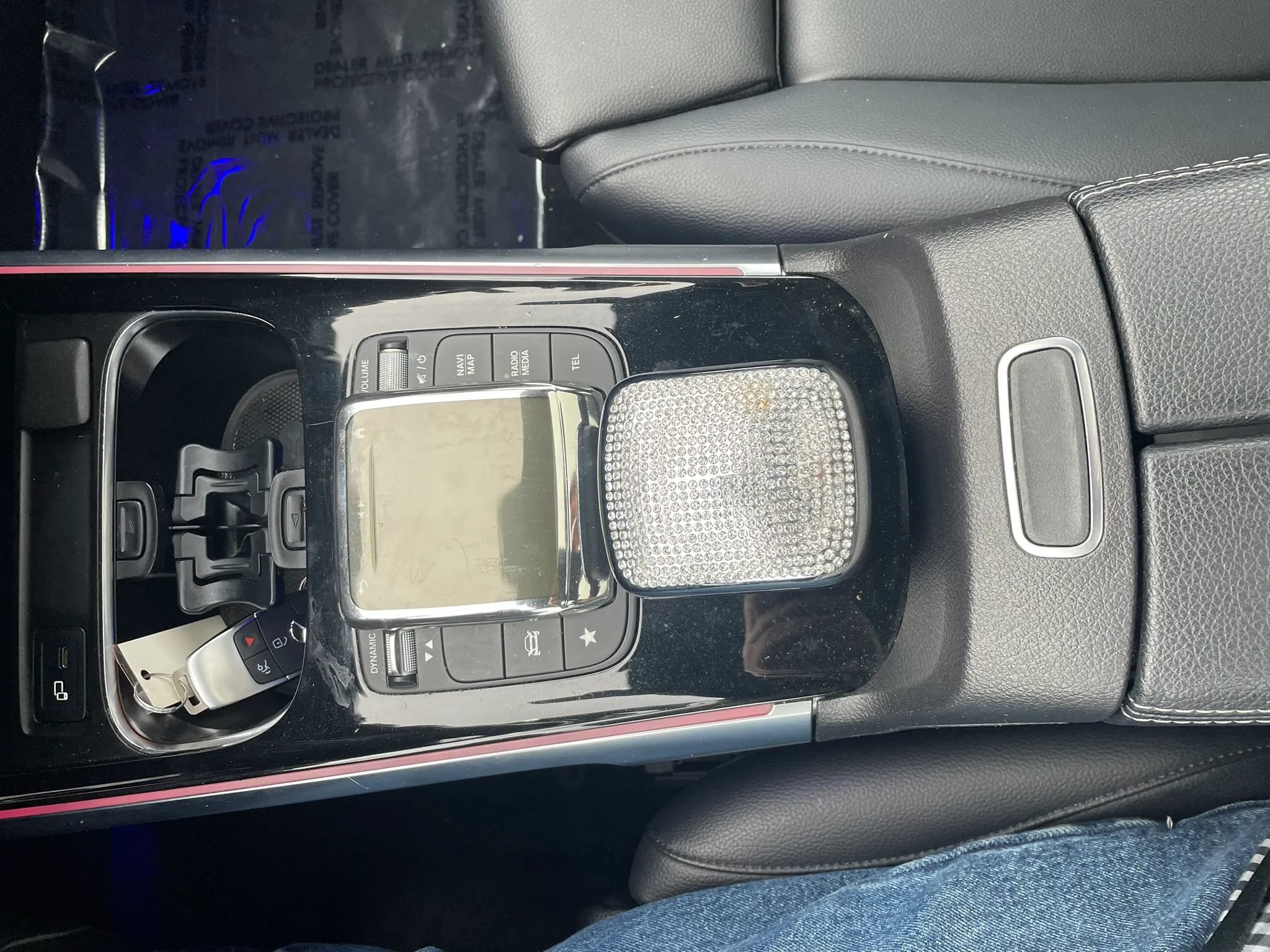 Used 2021 Mercedes-Benz GLB 250 4MATIC w/ Premium Package image 16