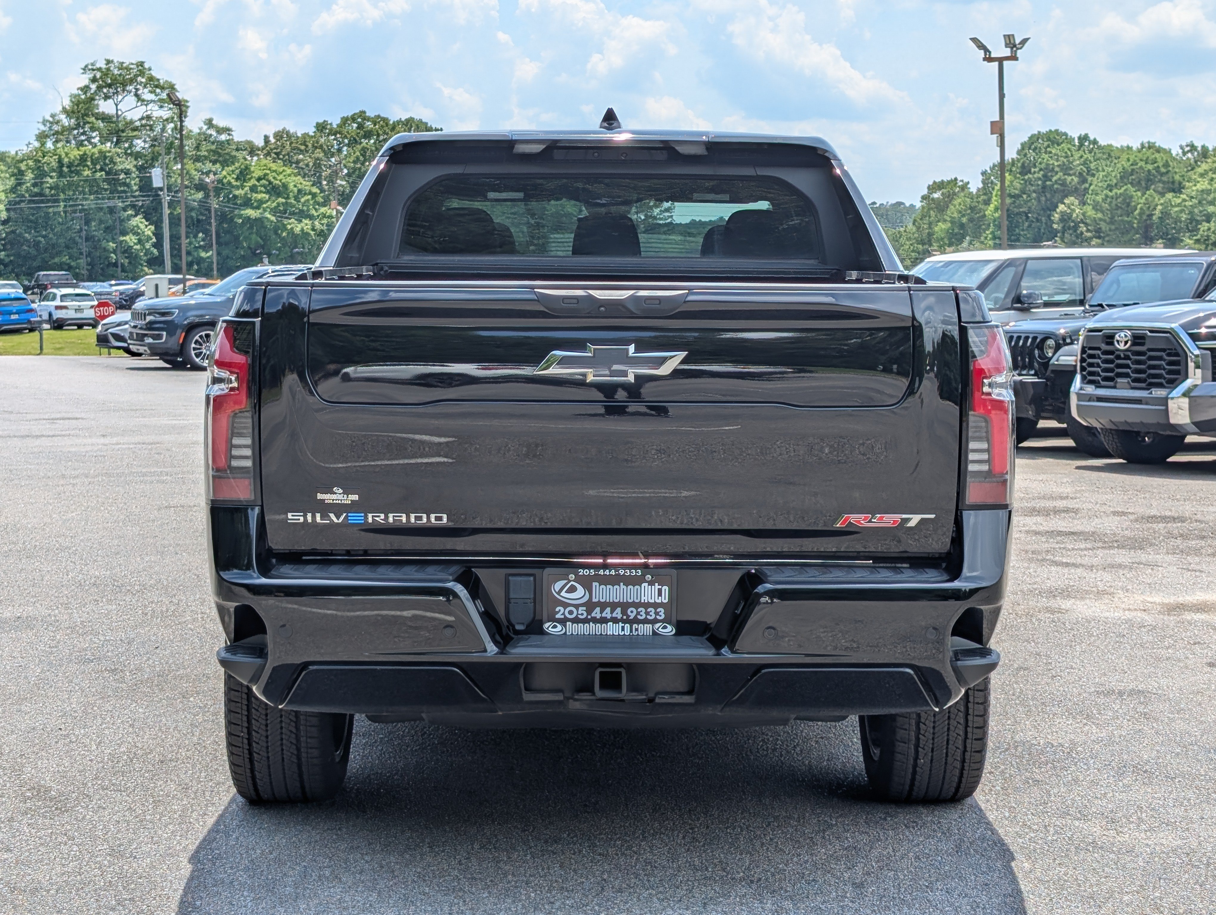 Used 2024 Chevrolet Silverado EV RST AWD/4WD image 8