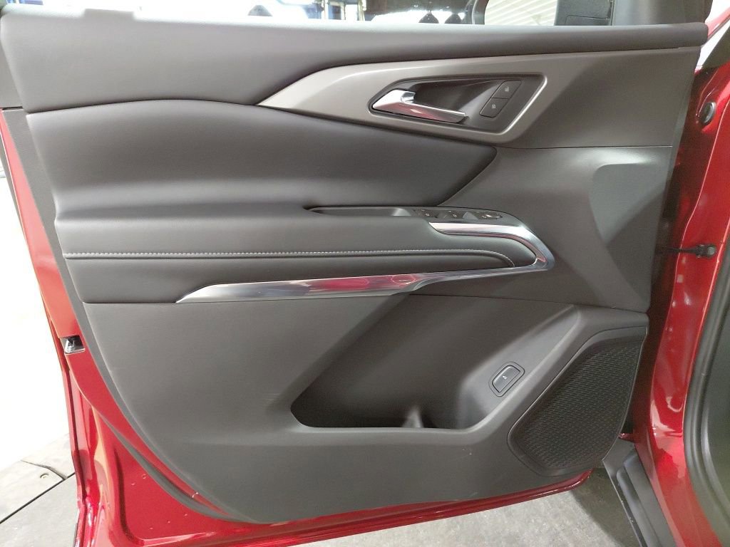 New 2026 Chevrolet Traverse LT w/ Driver Confidence Package image 4