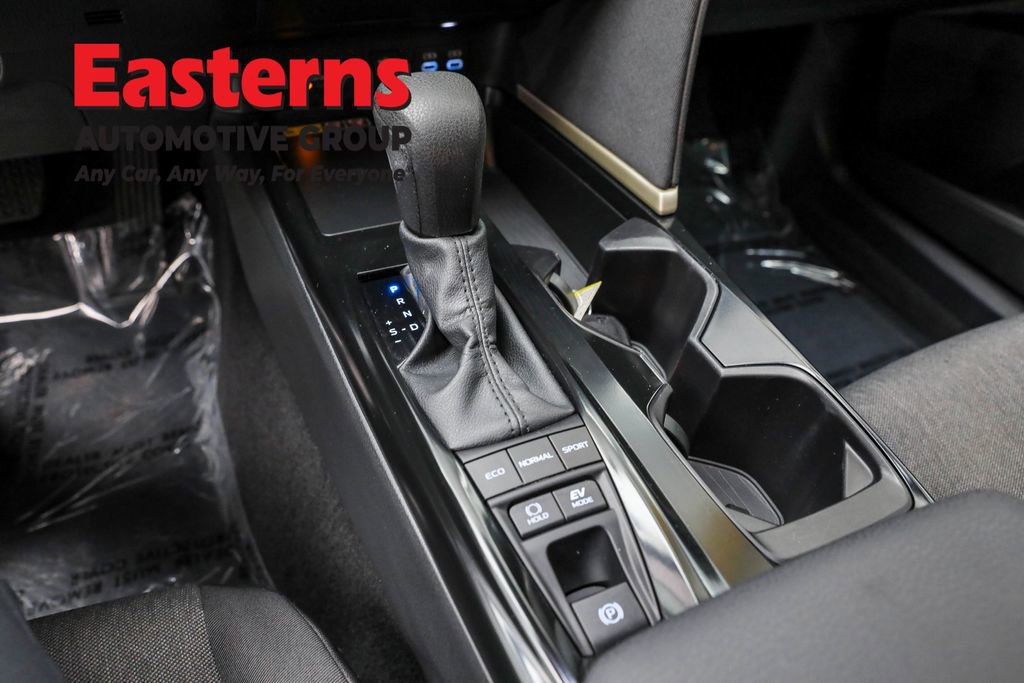 Used 2025 Toyota Camry LE w/ Convenience Package image 13