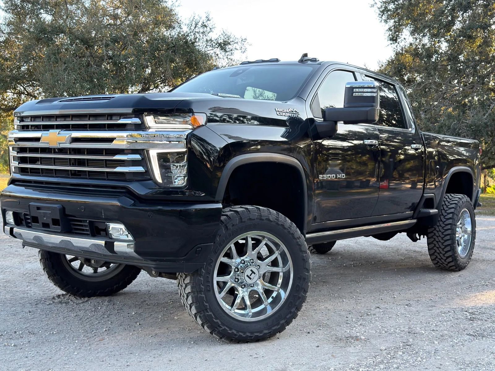 Used 2023 Chevrolet Silverado 2500 High Country w/ Safety Package II image 72