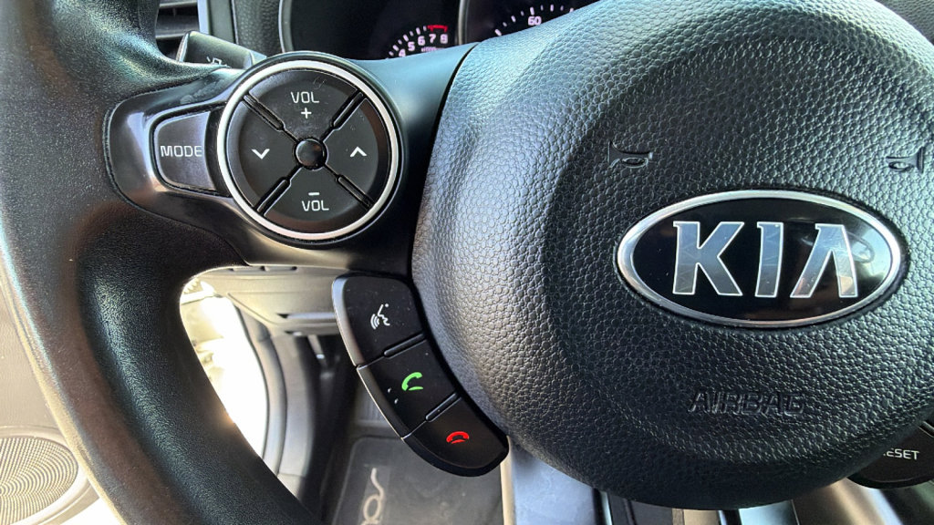 Used 2017 Kia Soul + image 19