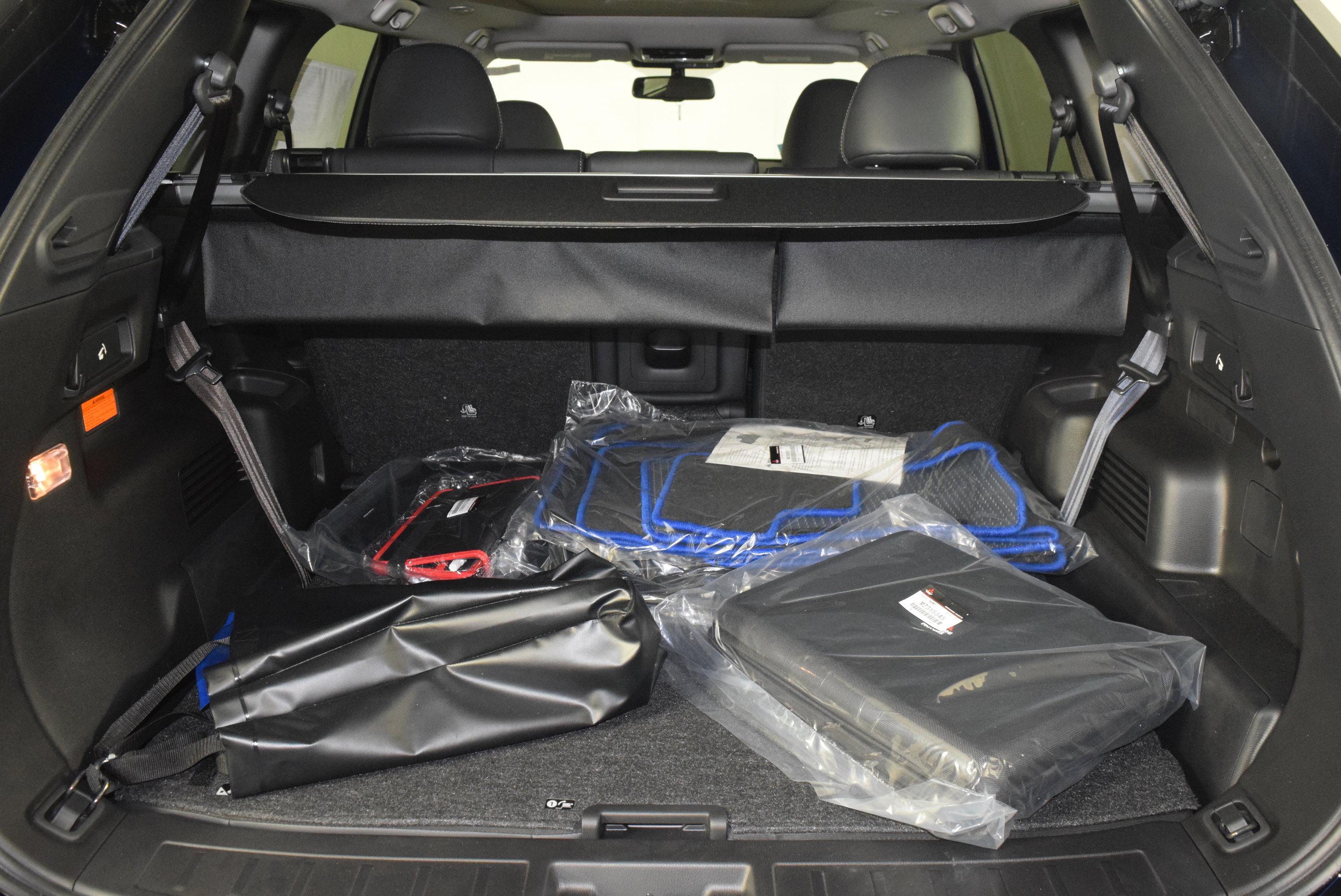 Used 2025 Mitsubishi Outlander SE image 16