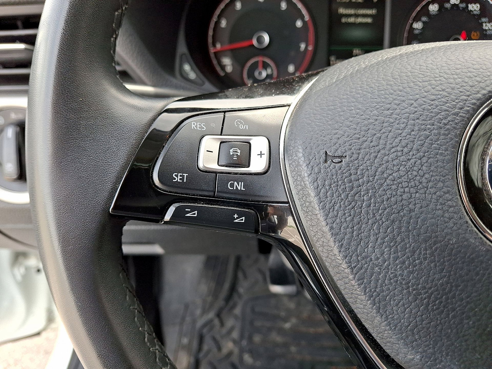 Used 2021 Volkswagen Passat 2.0T SE FWD image 17