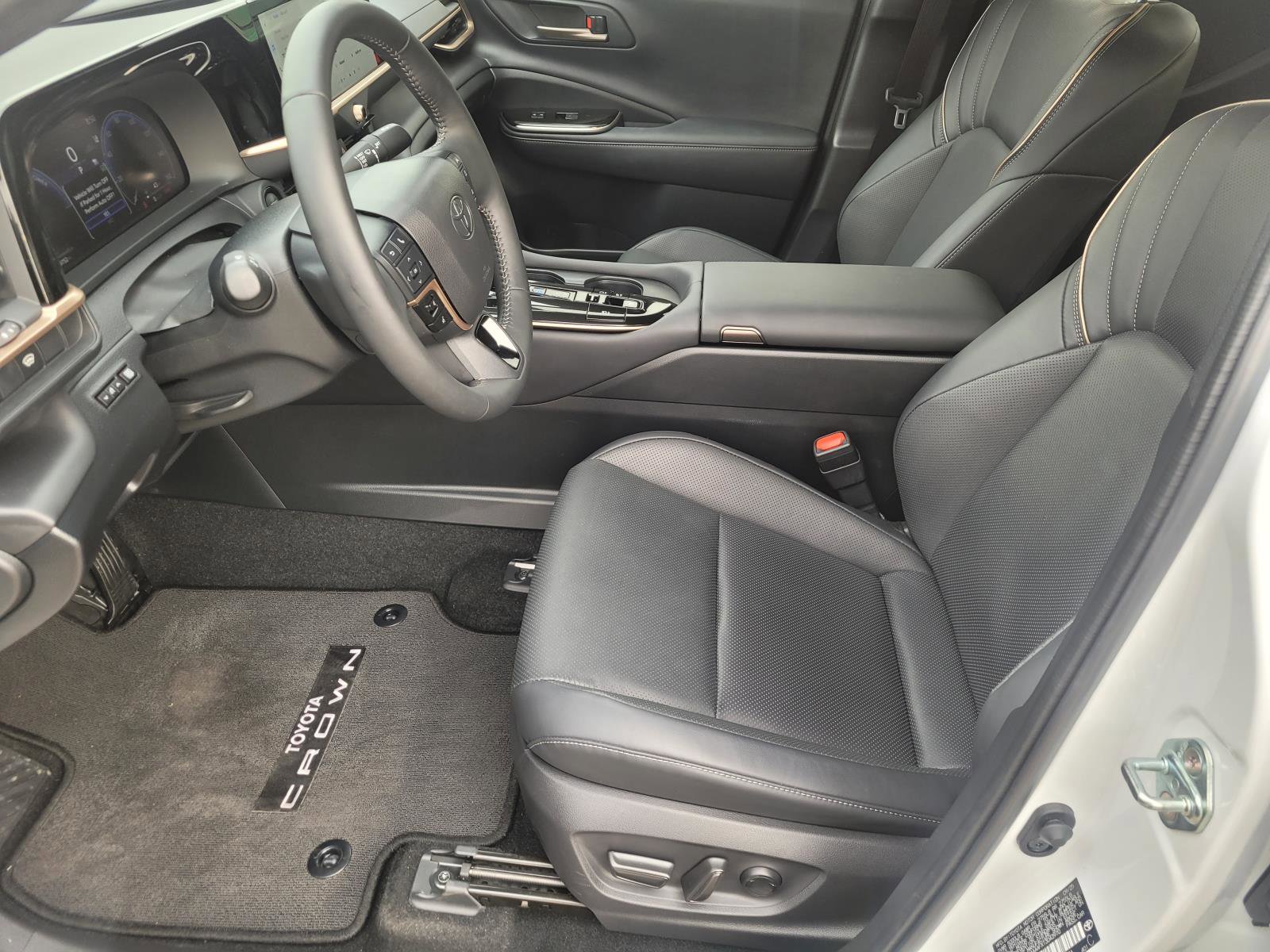 Used 2026 Toyota Crown XLE image 3