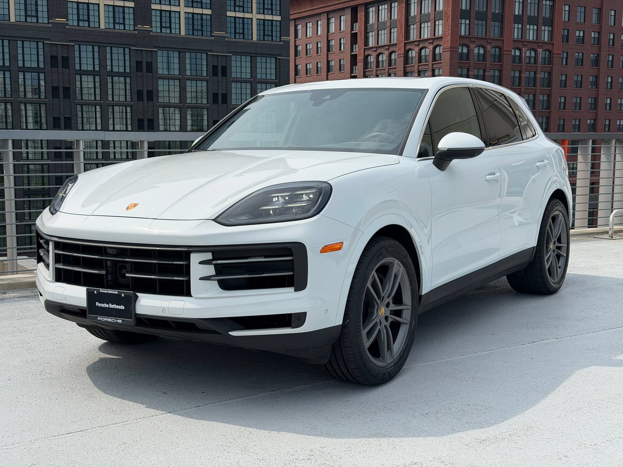 Certified 2024 Porsche Cayenne AWD/4WD image 1