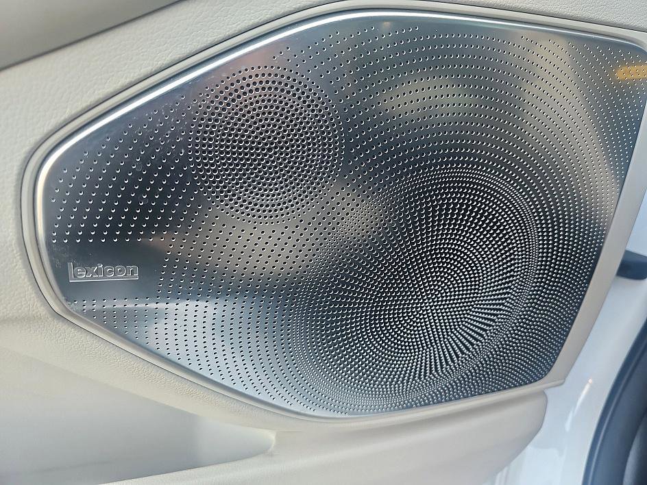 Used 2019 Genesis G90 3.3T Premium image 14