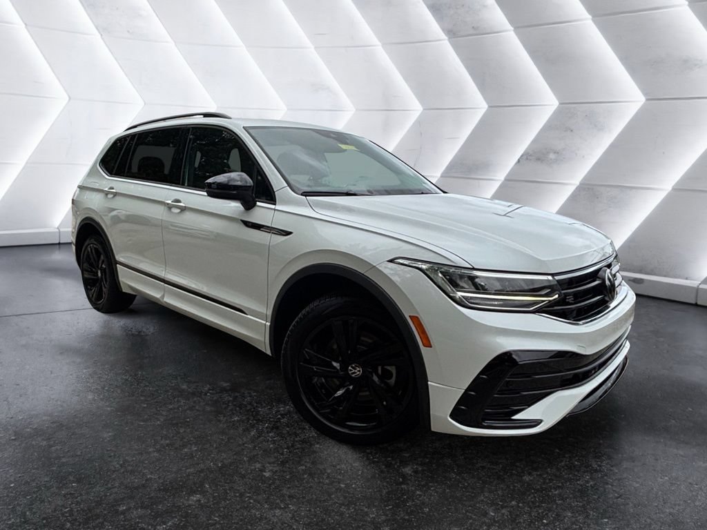 Certified 2024 Volkswagen Tiguan SE R-Line AWD/4WD image 5