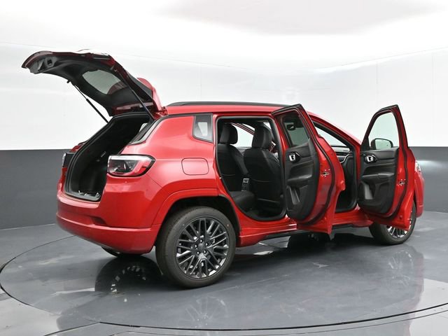 Used 2024 Jeep Compass Limited image 57