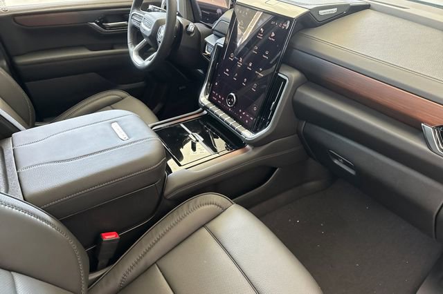 New 2026 GMC Yukon XL Denali w/ Sun & Power Step Package image 13