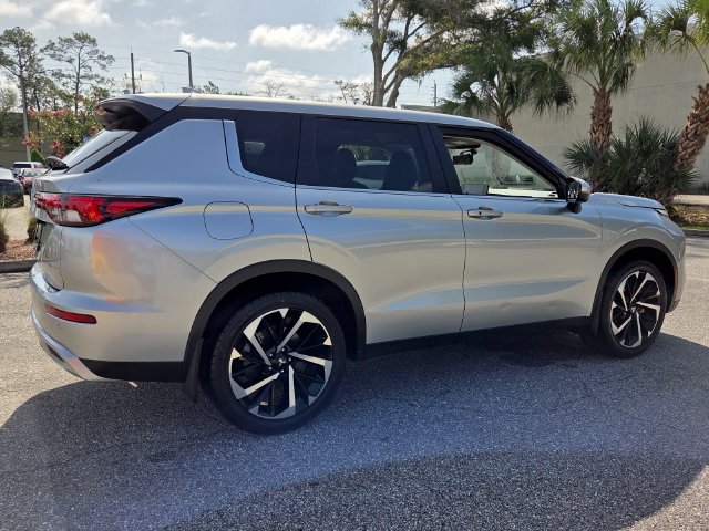 Used 2023 Mitsubishi Outlander SE FWD image 5