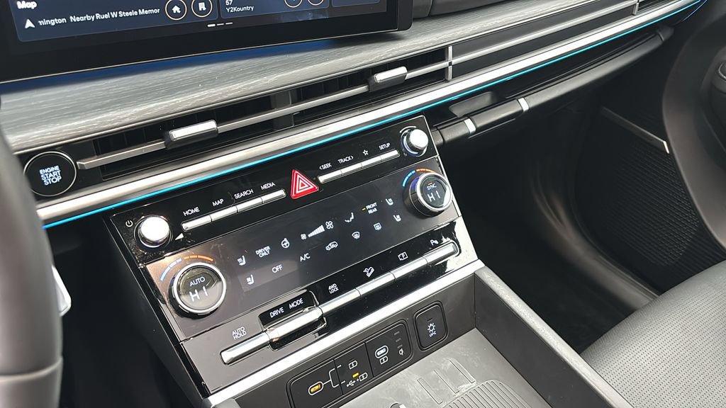 Used 2025 Hyundai Santa Fe Limited image 20