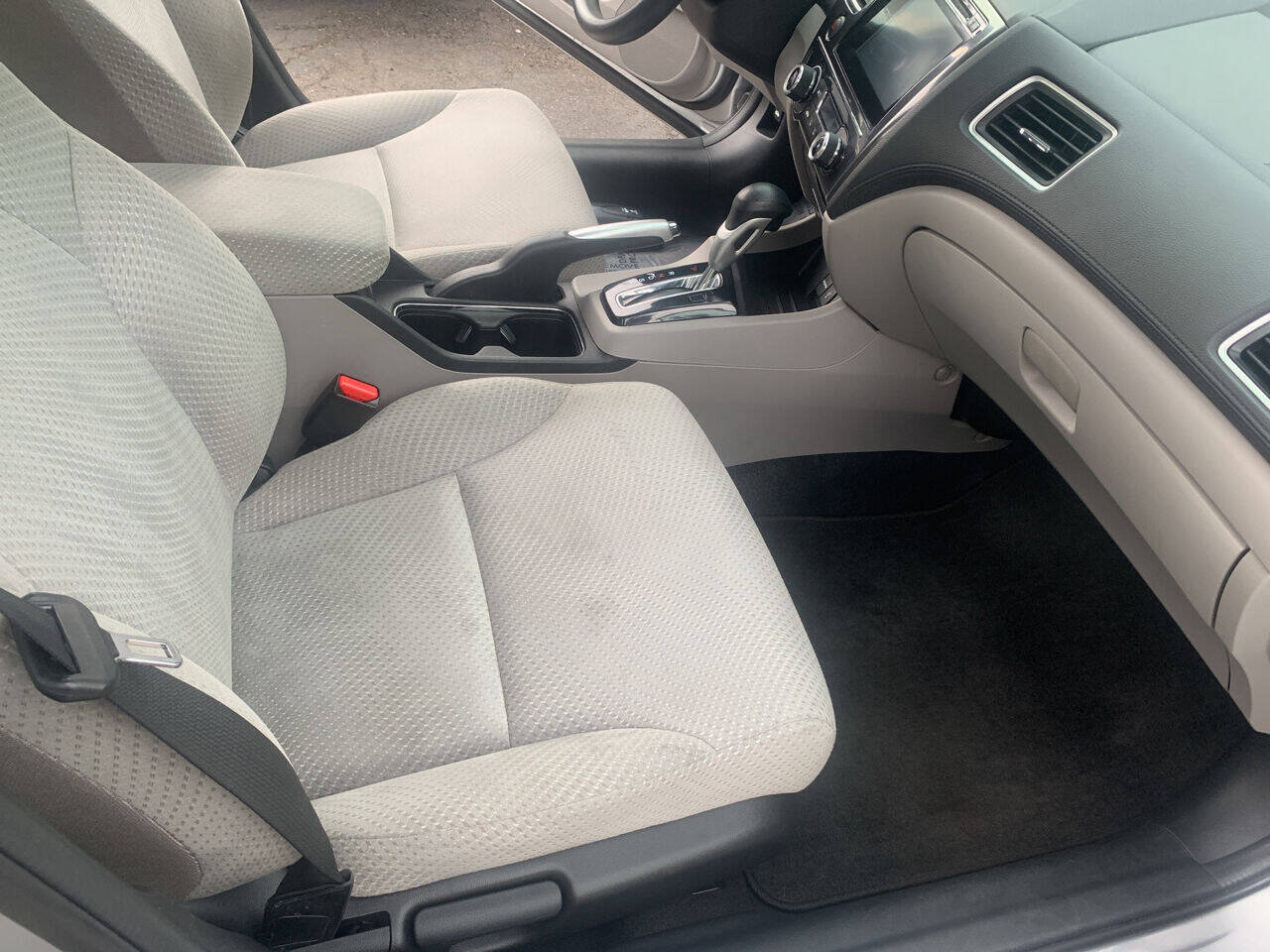 Used 2015 Honda Civic Hybrid Sedan image 12