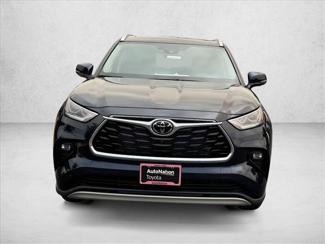 New 2026 Toyota Highlander Platinum AWD/4WD image 2