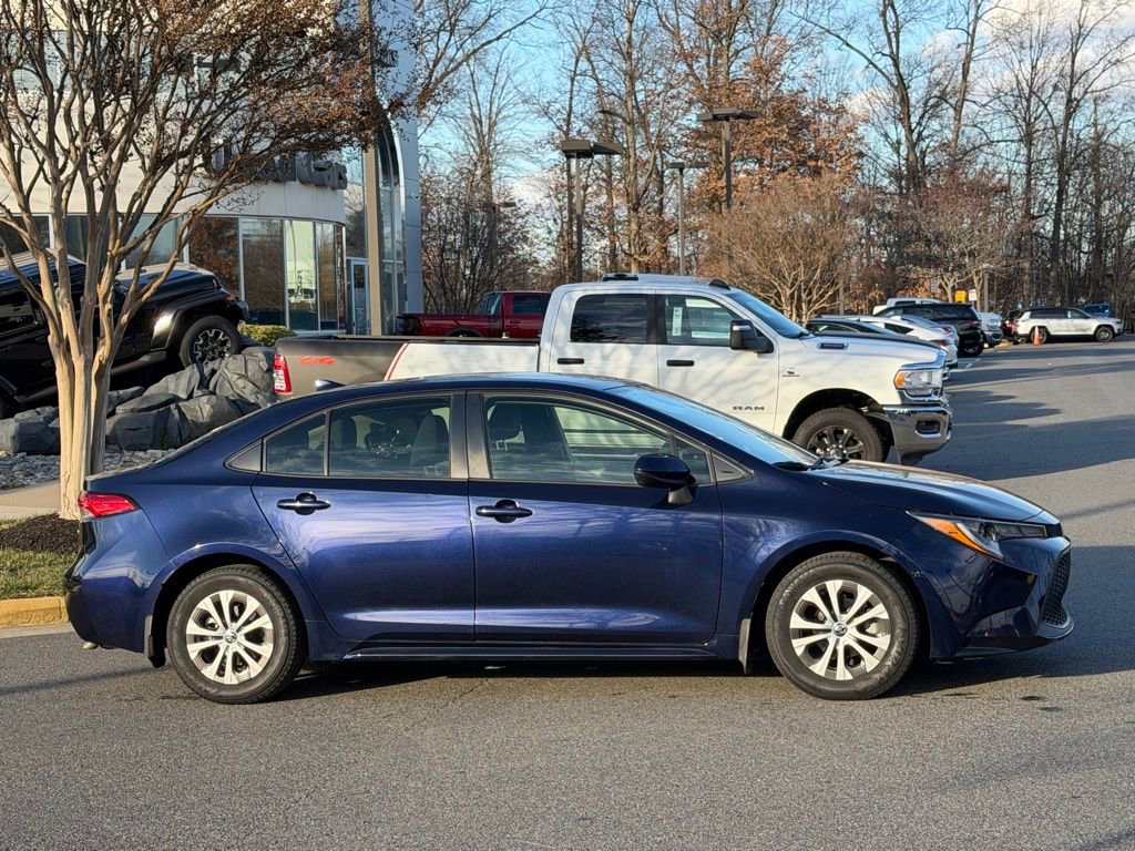 Used 2022 Toyota Corolla LE image 5