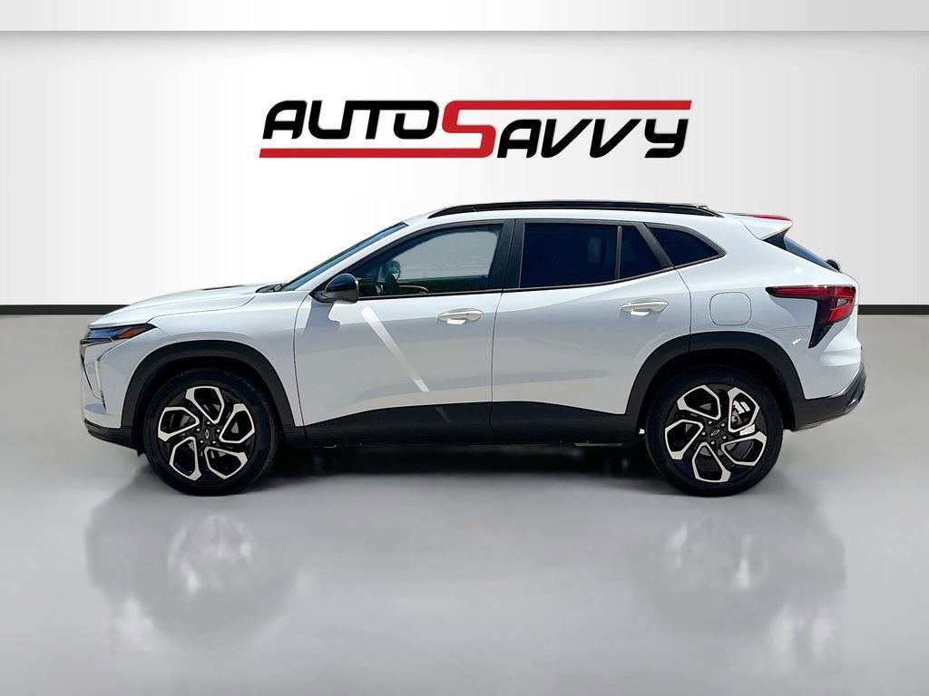 Used 2025 Chevrolet Trax RS w/ Sunroof Package image 4