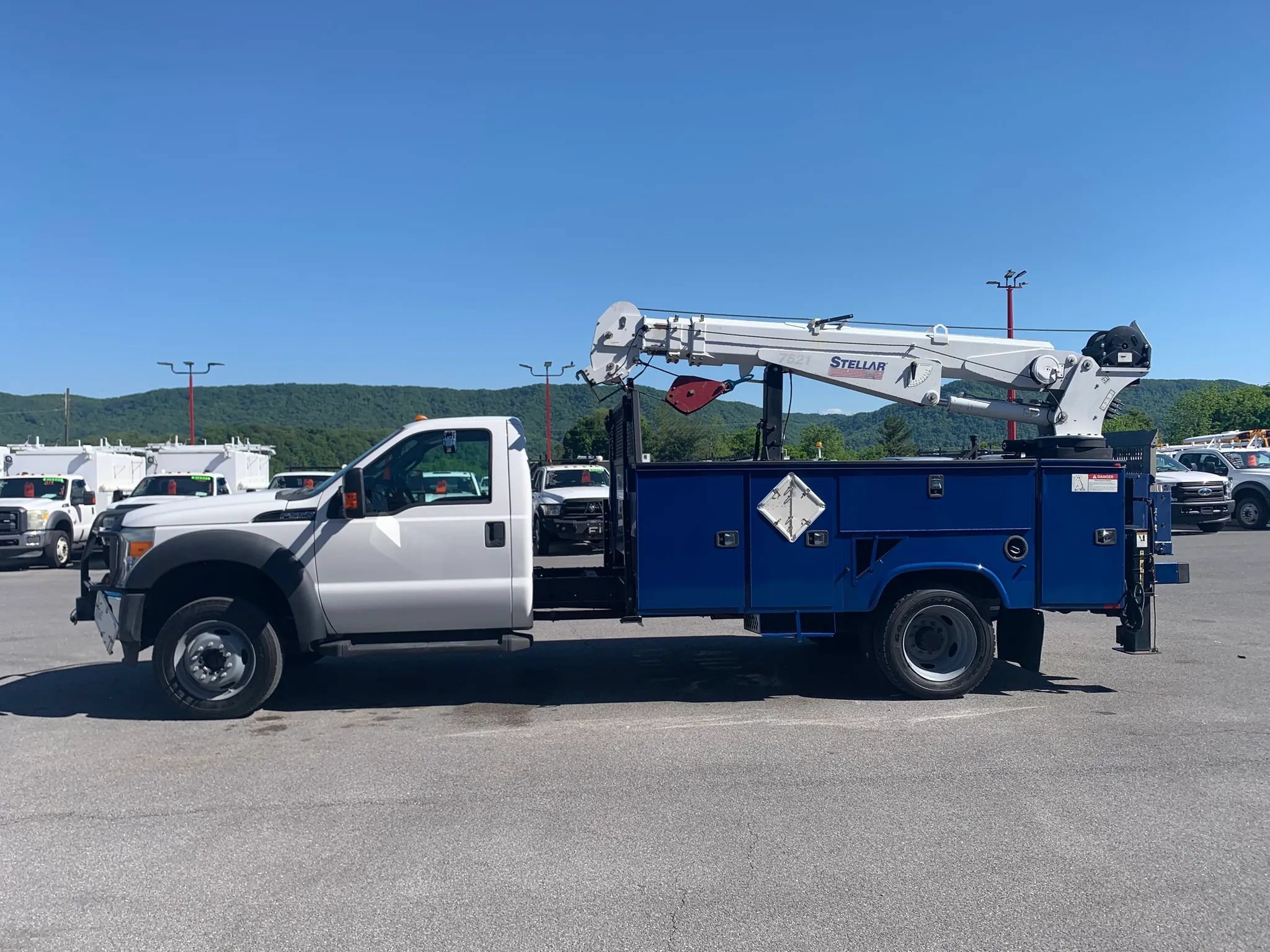 Used 2015 Ford F550 4x4 Regular Cab Super Duty image 5