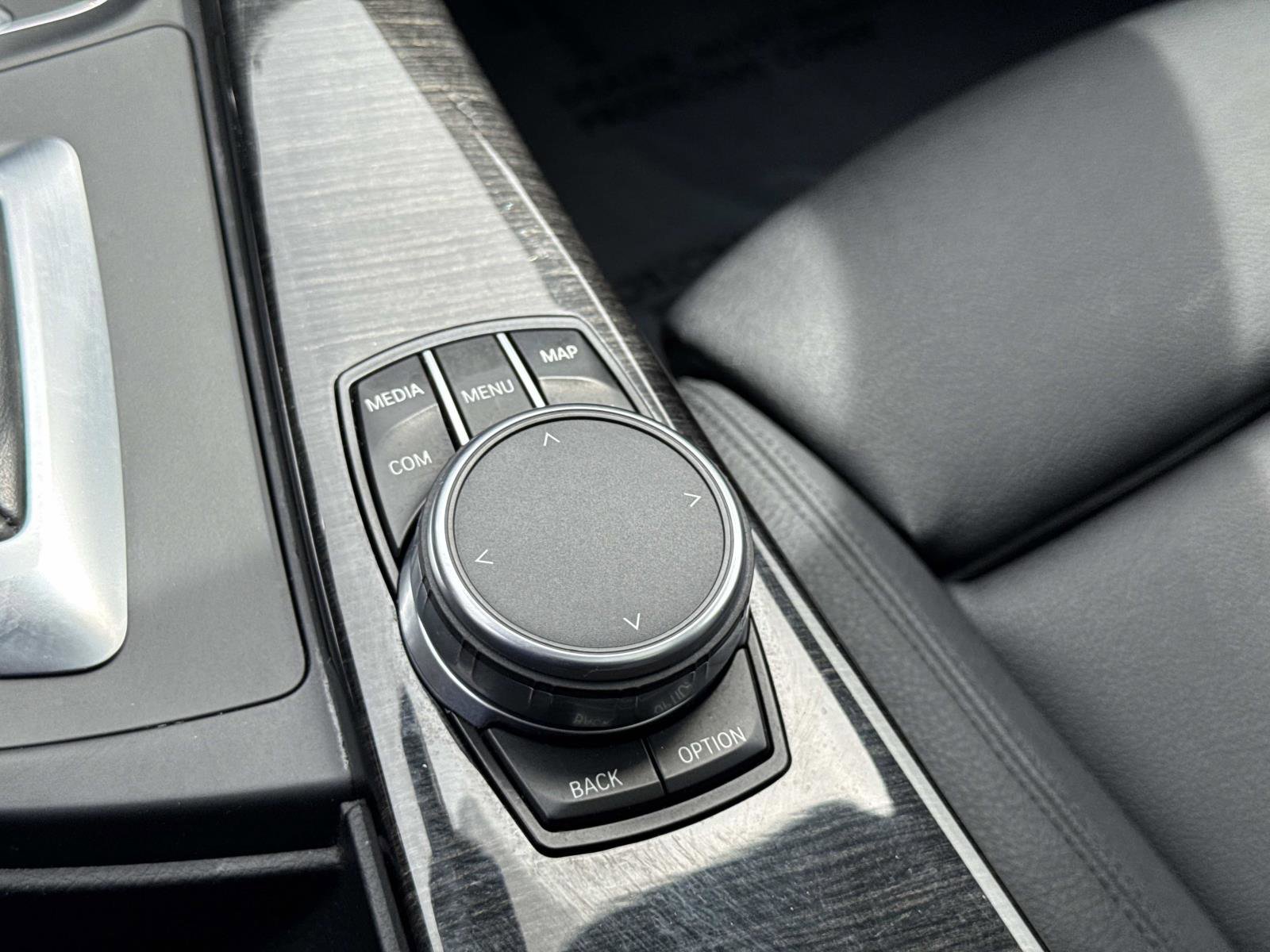 Used 2018 BMW 330i xDrive Wagon image 24