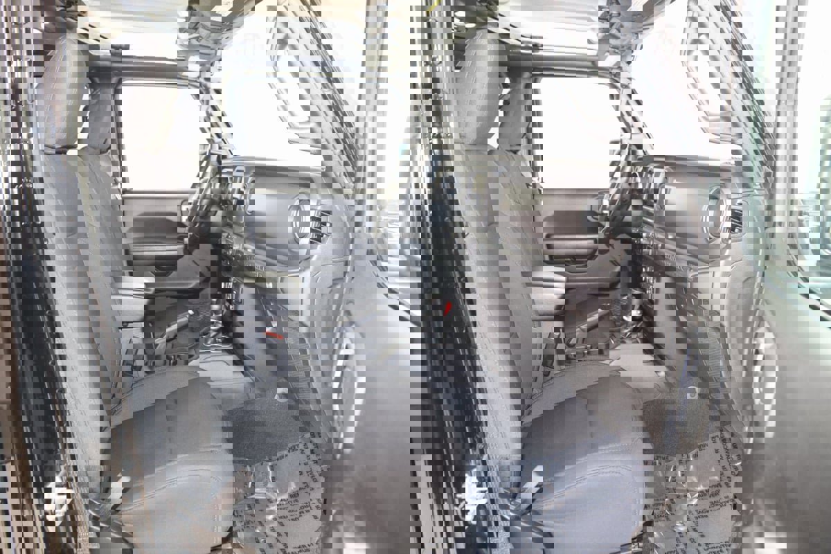 Used 2022 Jeep Wrangler Unlimited Sport image 12