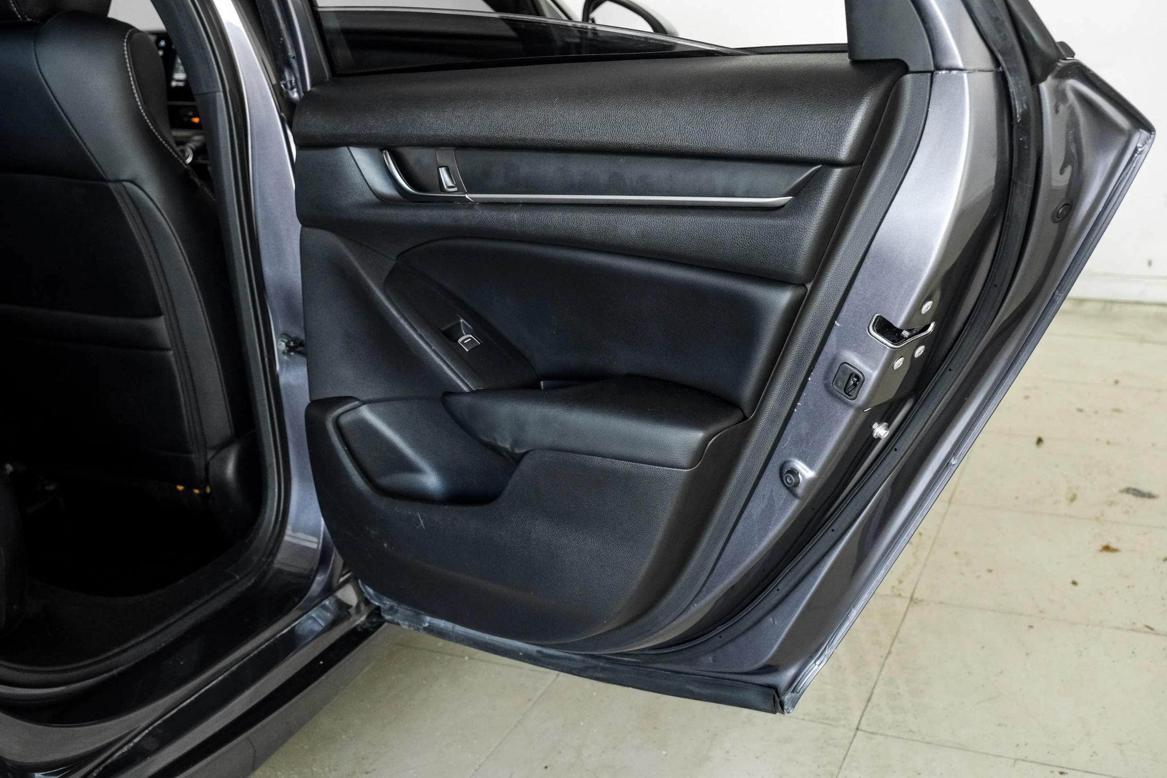 Used 2018 Honda Accord Sport image 38